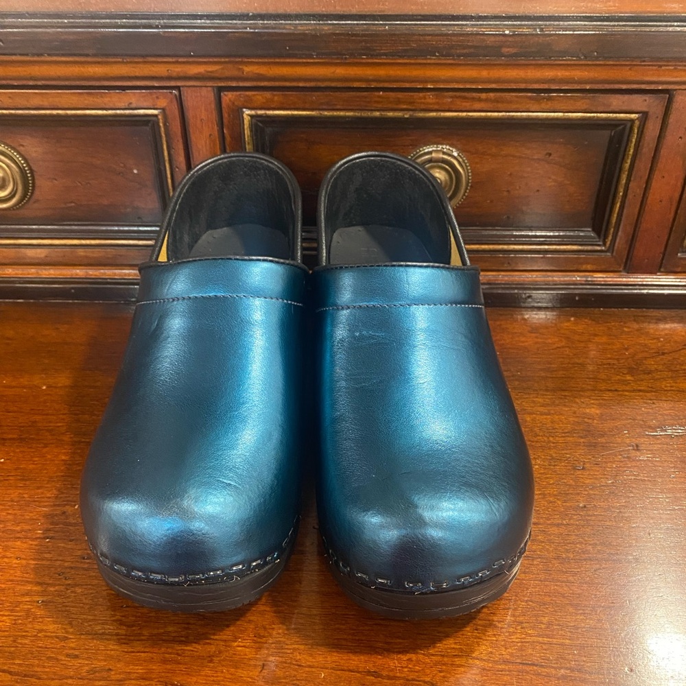 BJORK, EUC, Women's Metallic Teal Slip-On Clogs